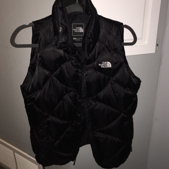 Women's size medium north face down jacket