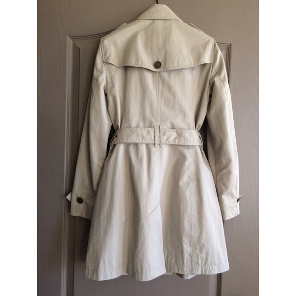 Burberry Coat - Picture 3 of 4