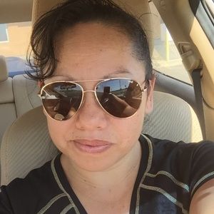 Meet your Posher, Maricela