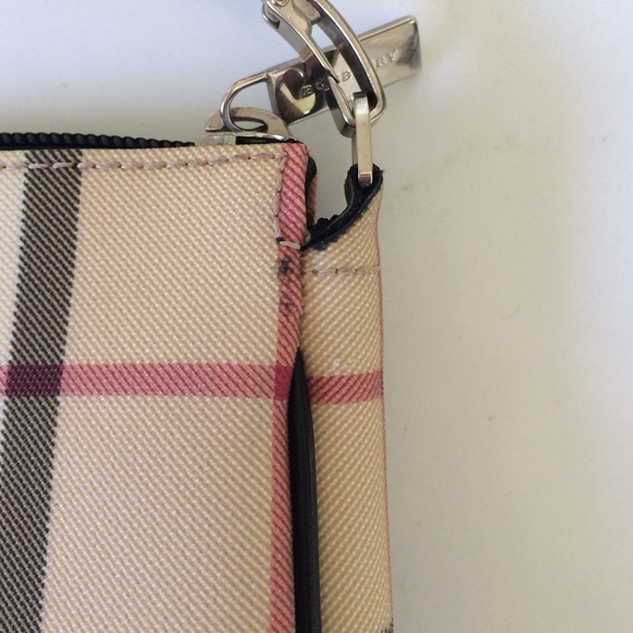 MORE PICS of BURBERRY handbag - Picture 2 of 4
