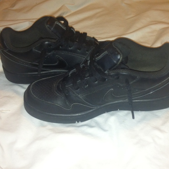 Black Nike Air Forces 💦