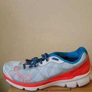 Brand new Under Armour Charged Bandit Running Shoe