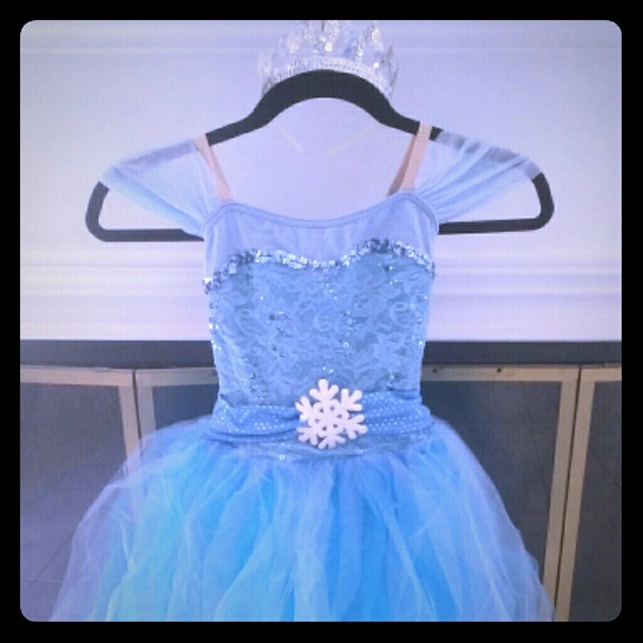 Kids frozen costume with crown