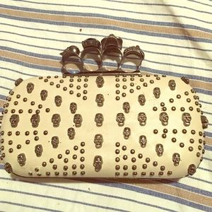Brass knuckle clutch
