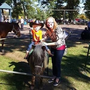 Meet your Posher, Danielle