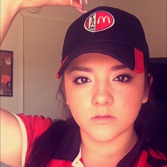 Meet your Posher, Laura - Picture 3 of 3