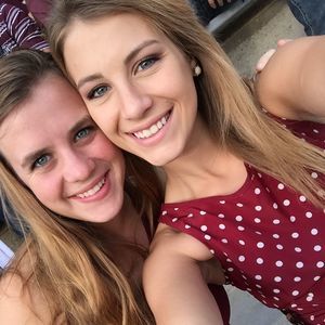 Meet your Posher, Elise