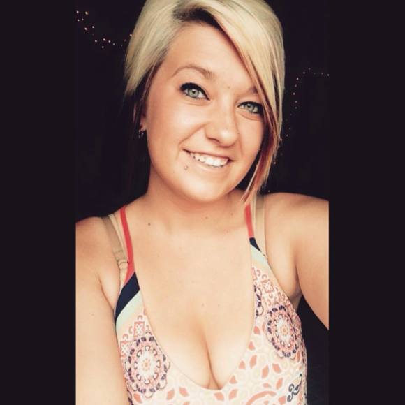 Meet your Posher, Danielle