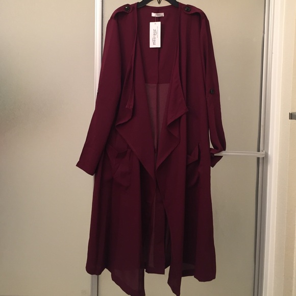 Burgundy flowy blazer with optional belt!