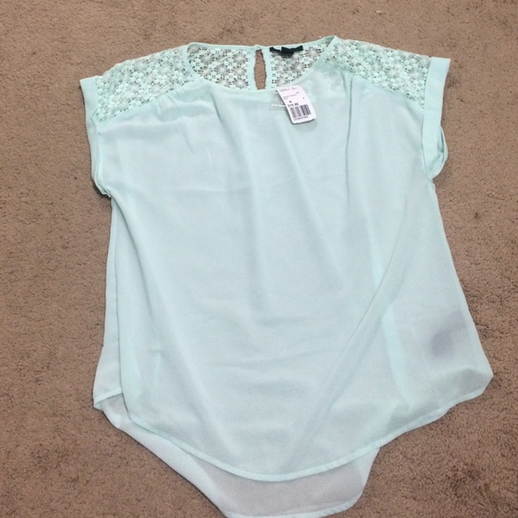Forever 21 top- NWT!!