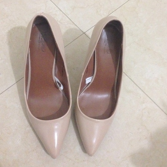 Mossimo Nude Pumps Size 7