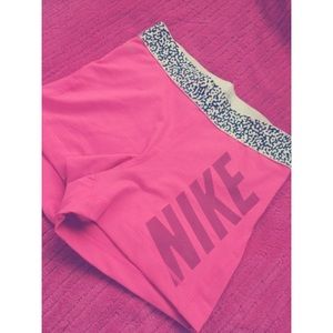 💕 PINK NIKE PRO SHORTS 💕