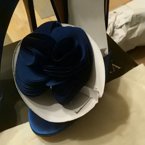 Heels - Picture 2 of 3