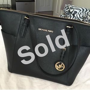 SOLD!!! Michael Kors Jet Set Saffiano Tote