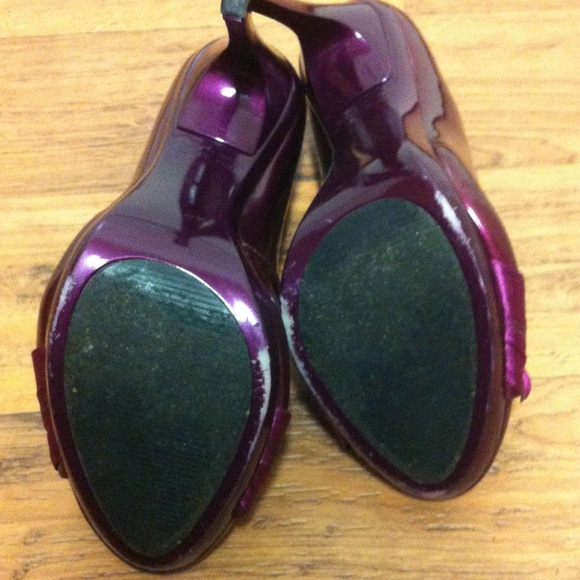 Heels - Picture 4 of 4