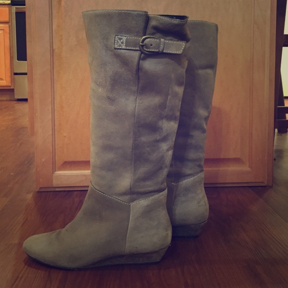 Grey leather Steve Madden boots