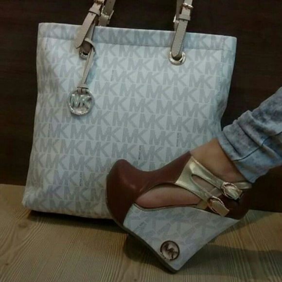ISO these shoes in size 10 and 11