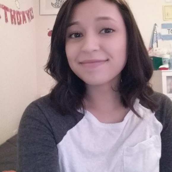 Meet your Posher, Laura