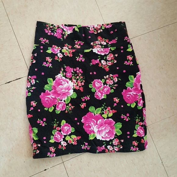 FOREVER21 STRETCH SKIRT
