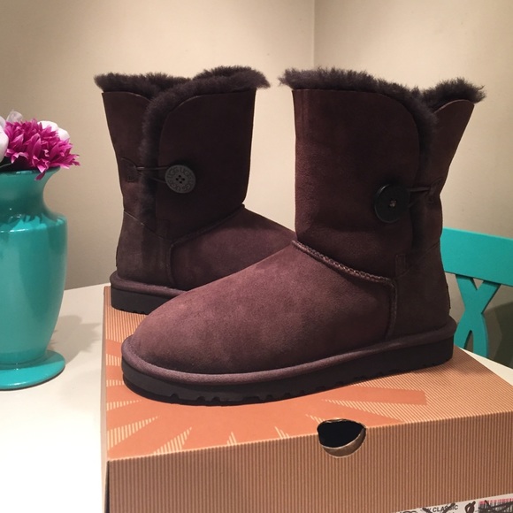 💯% Authentic Ugg Chocolate Bailey 1 Button Boots