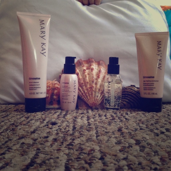 Mary Kay Time Wise Miracle set👣😍