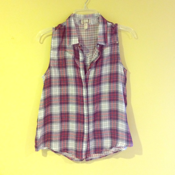 Sleeveless Plaid Button Up