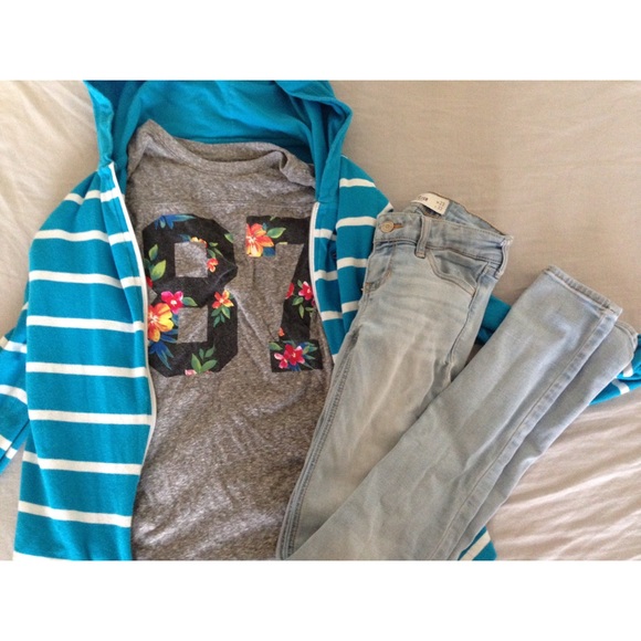 💯NWOT💯 blue striped tee-shirt jacket