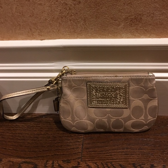 Poppy coach wristlet