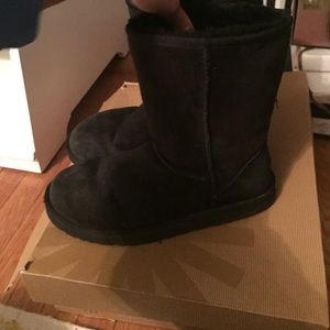 black uggs