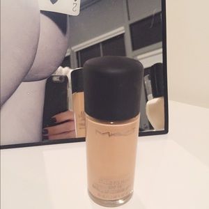 full MAC foundation studio fix pro in NW15