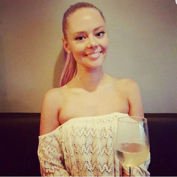 Cream/white crochet/lace long sleeve top