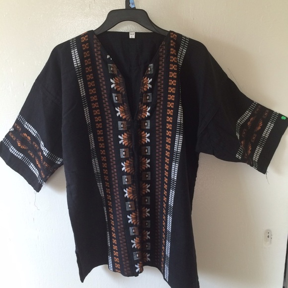 Traditional Salvadorian shirt - Picture 1 of 3