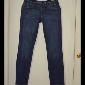 Tommy Hilfiger jeans fits waist 28inches