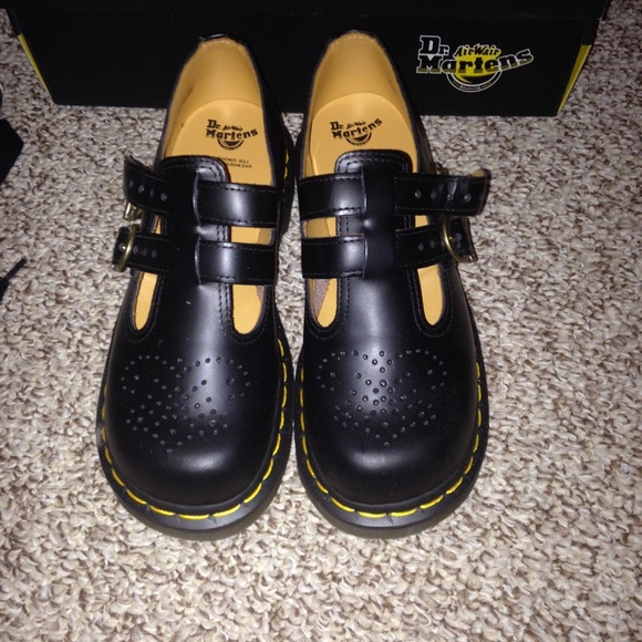 black dr. martens.