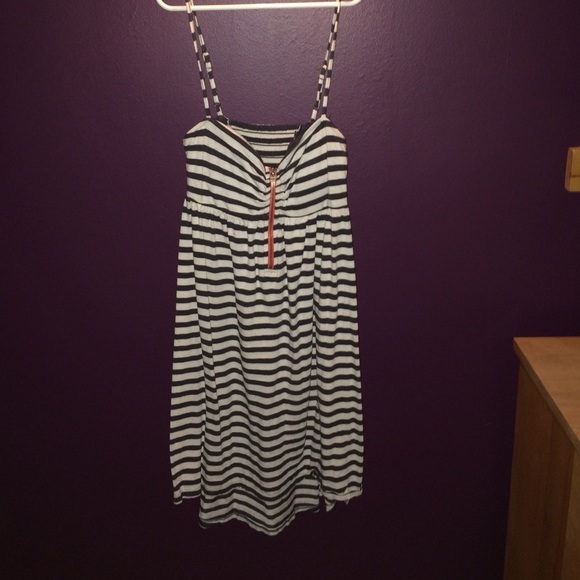 Summer dress - Picture 1 of 3