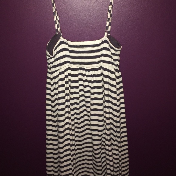 Summer dress - Picture 3 of 3