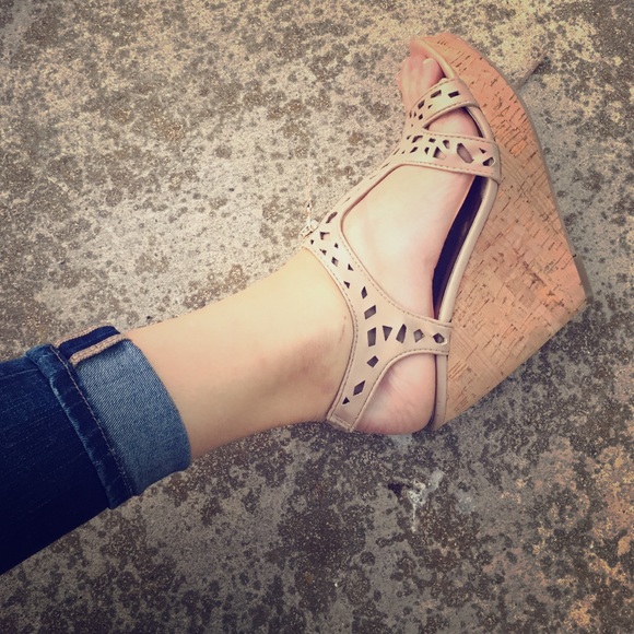 Carlos Santana Shoes - Nude faux leather/cork wedges. Size 8! Comfy&Cute!