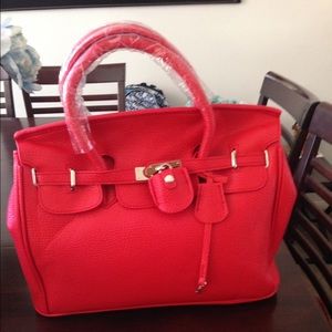 Beautiful red handbag 👜👜