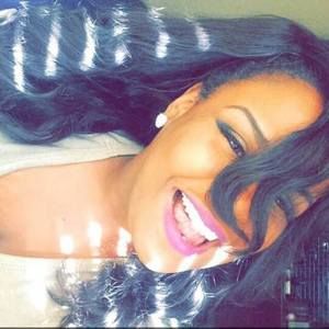 Meet your Posher, Tia