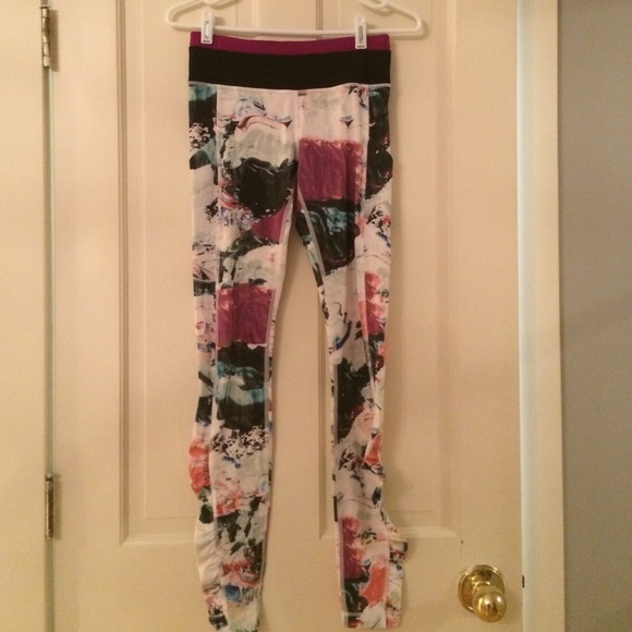 lululemon athletica Pants - Lululemon Speed Tight III Wave Pattern Size 4