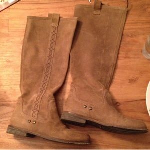 Athleta Putney boot by Off the Beaten Path
