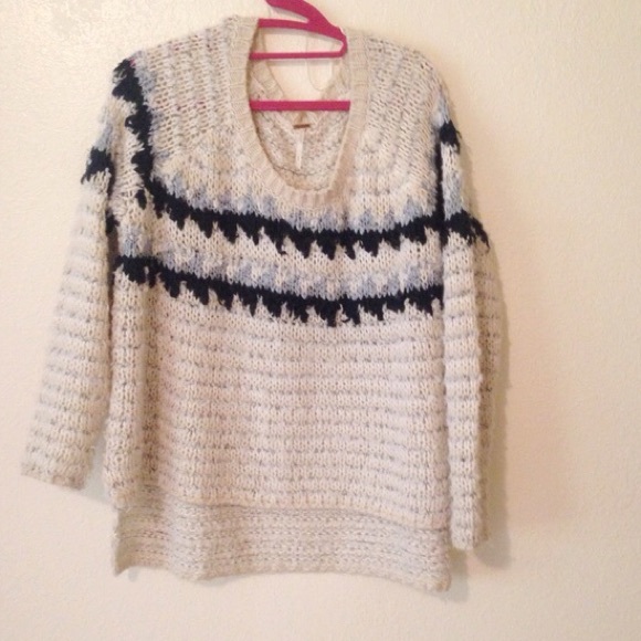 SOLD 🌟 Last chance Free People sweater - Picture 2 of 3