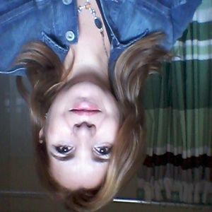 Meet your Posher, ?leanor