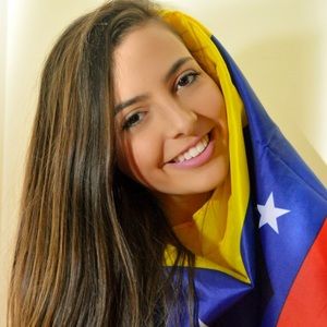 Meet your Posher, Veronica