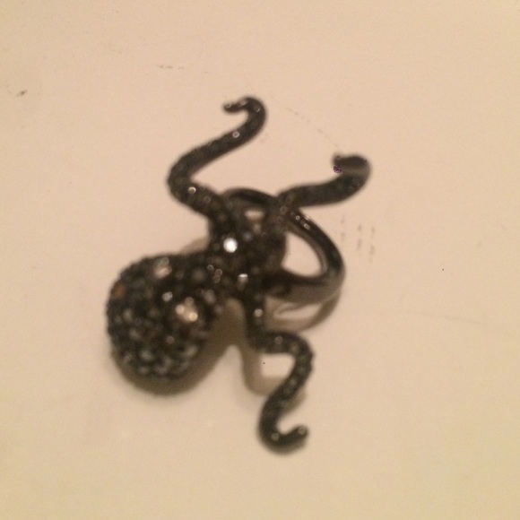 Ring - Picture 2 of 2