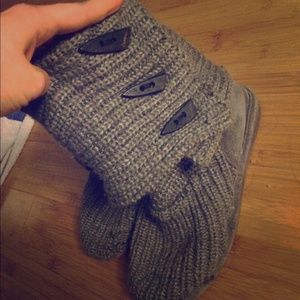 Grey knit boots
