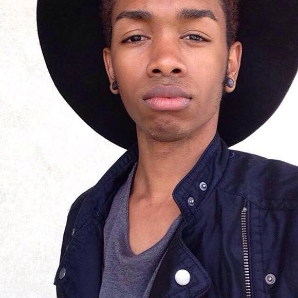 Meet your Posher, Derek - Picture 1 of 1