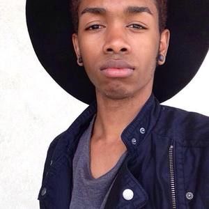 Meet your Posher, Derek