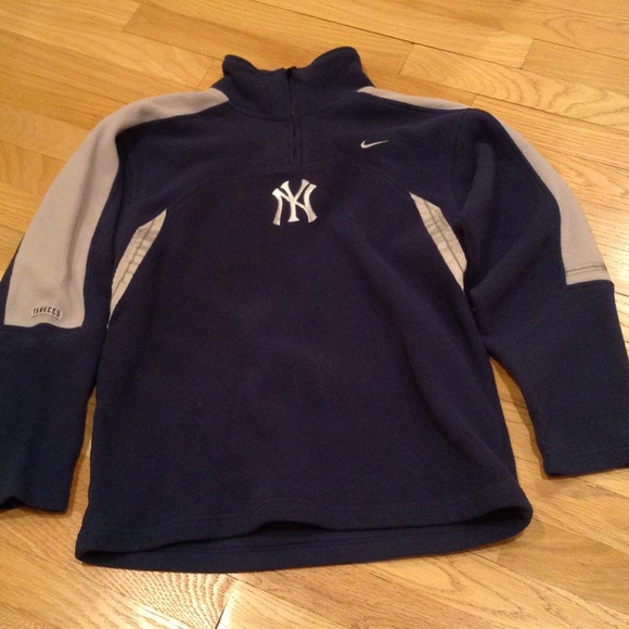 Nike Yankees 1/4 zip fleece- boys