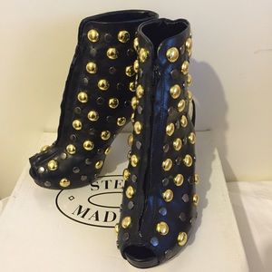 Never Worn Steve Madden Studded Heeled Booties
